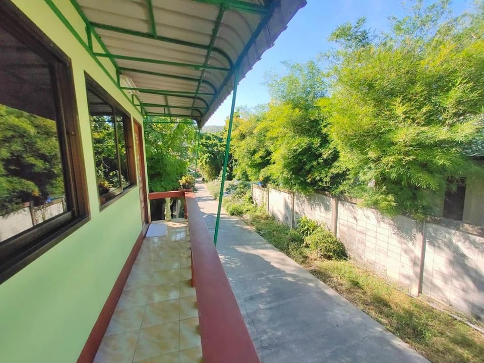 Talay Samed Apartment in Phe