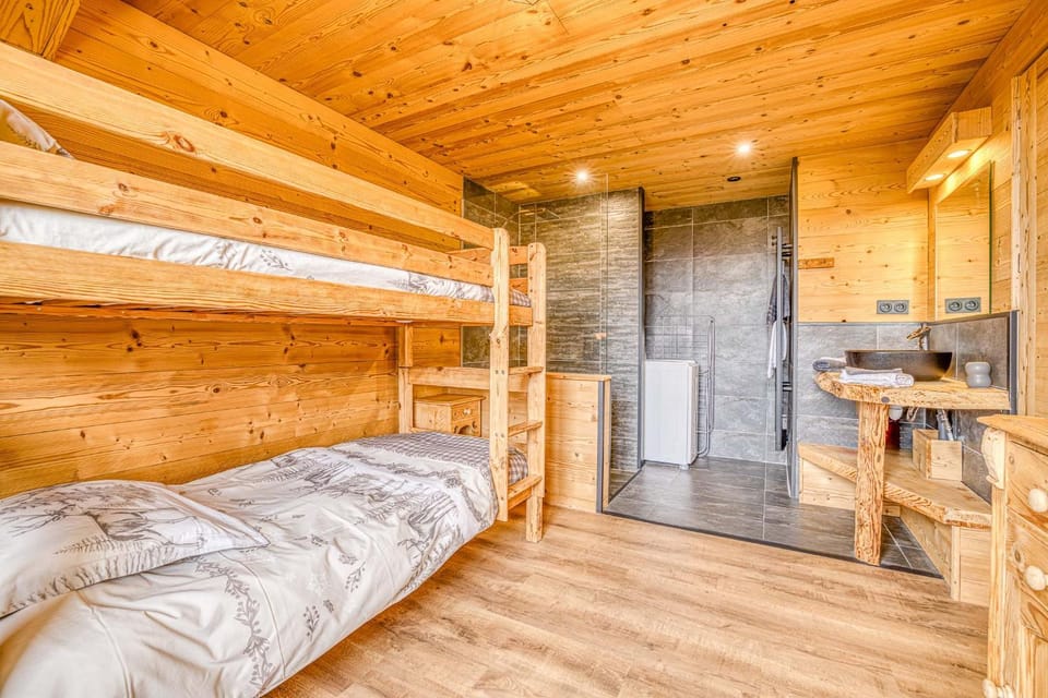 Bathroom, Photo of the whole room, Bedroom