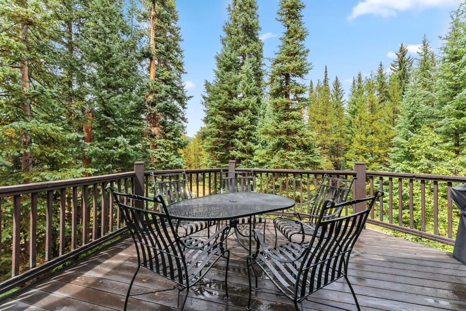 Luxurious Peak 8 Lodge 4BDR Near Slopes with Private Hot Tub House in Breckenridge