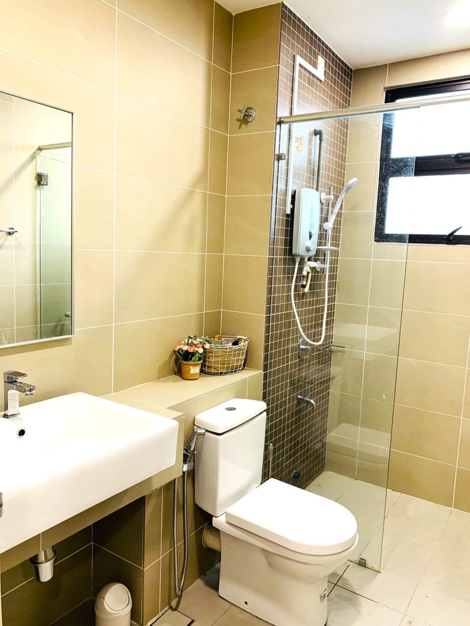 A43 near Setia City Convention Centre & Bukit Raja House in Selangor, Malaysia