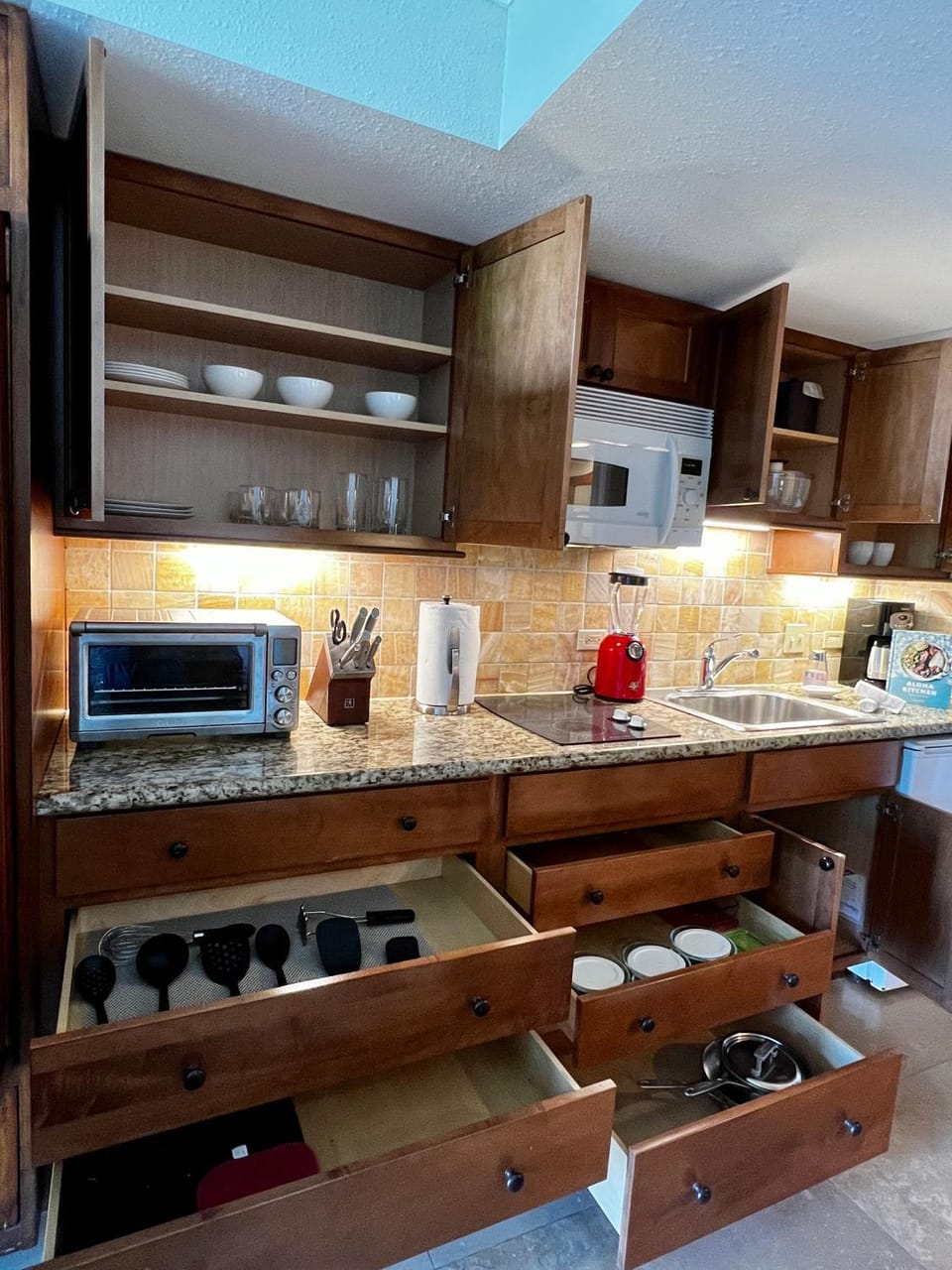 Coffee/tea facilities, Kitchen or kitchenette, minibar