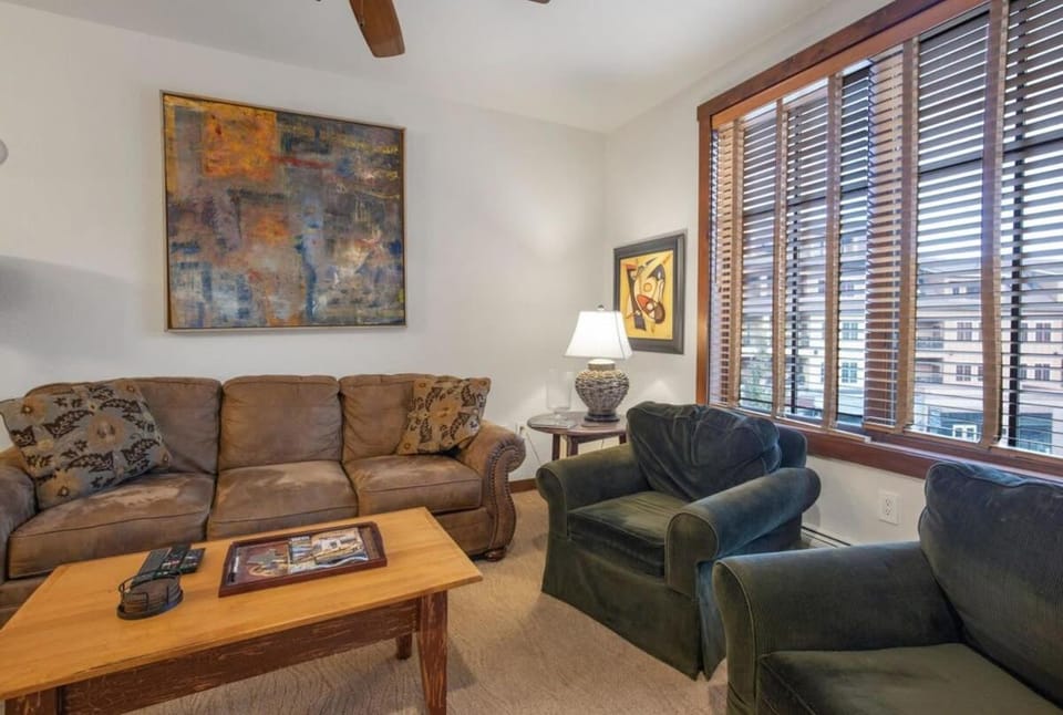 2BR Main St Station Ski In Out Condo All Amenities House in Breckenridge