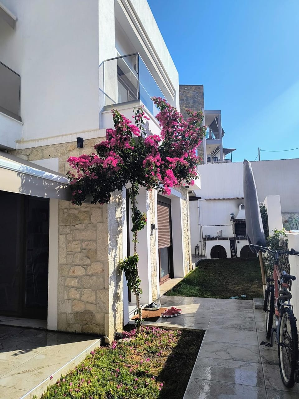 Property building, Garden, Balcony/Terrace, Garden view, Area and facilities