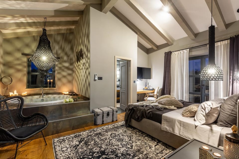 Hot Tub, Photo of the whole room