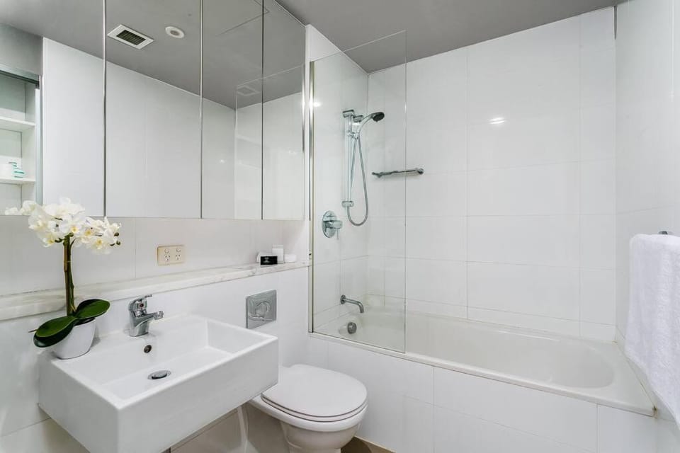 CLA26 - 1 bedroom Unit Crows Nest Clarke Street Apartment in Sydney