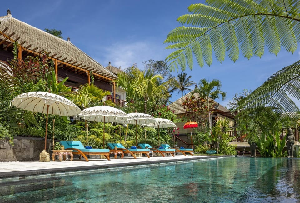 Pool view, Swimming pool, Swimming pool, sunbed
