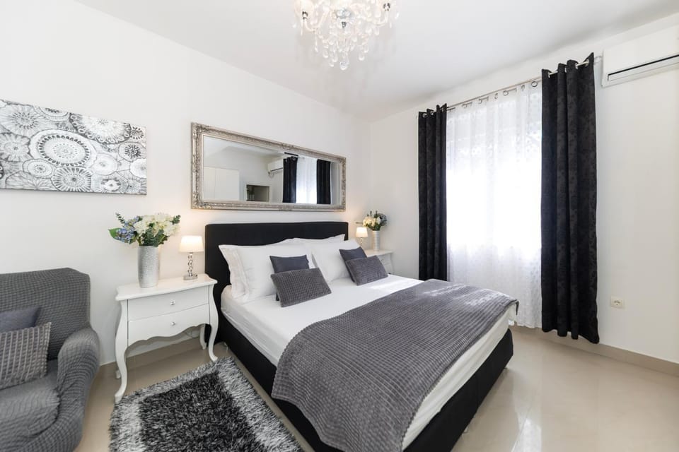 Bed, Decorative detail