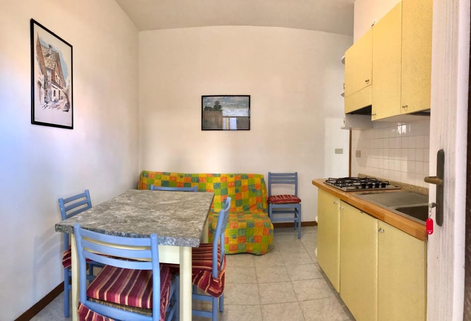 Kitchen or kitchenette, Living room, Dining area, stove
