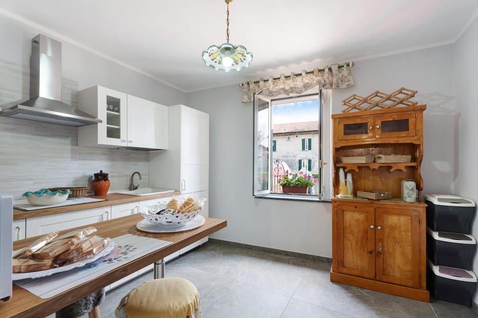 Property building, Kitchen or kitchenette, Living room