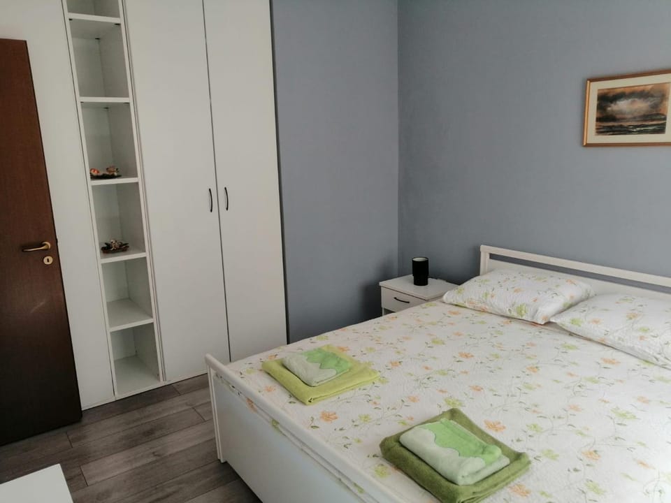 Apartment Ema in Postira Apartment in Split-Dalmatia County