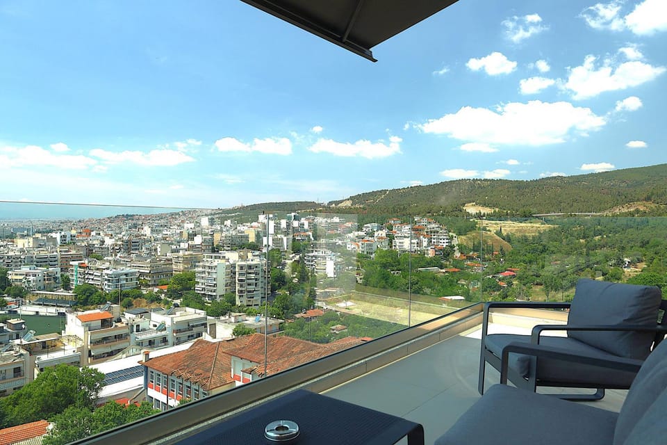 Balcony/Terrace, City view, Mountain view