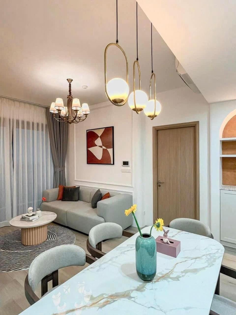 Living room, Photo of the whole room