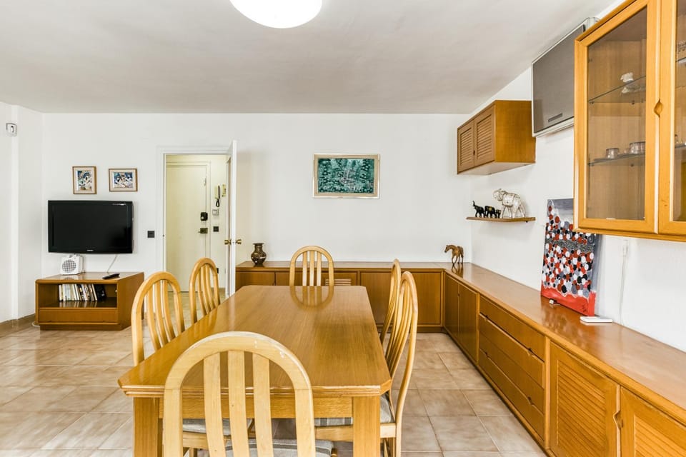 Property building, Kitchen or kitchenette, Living room