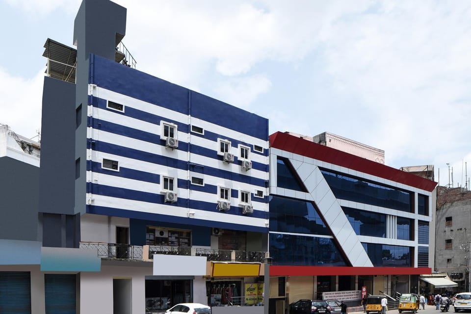 Facade/entrance