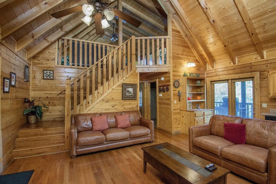 ER244 - Black Hawk Hideaway House in Pigeon Forge