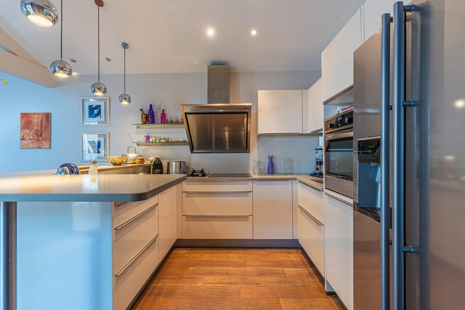 Kitchen or kitchenette, Living room