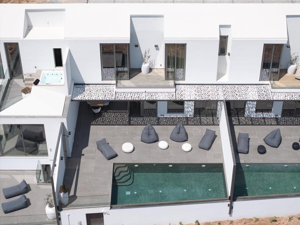 Property building, Patio, Day, View (from property/room), Balcony/Terrace, Pool view, Swimming pool, sunbed