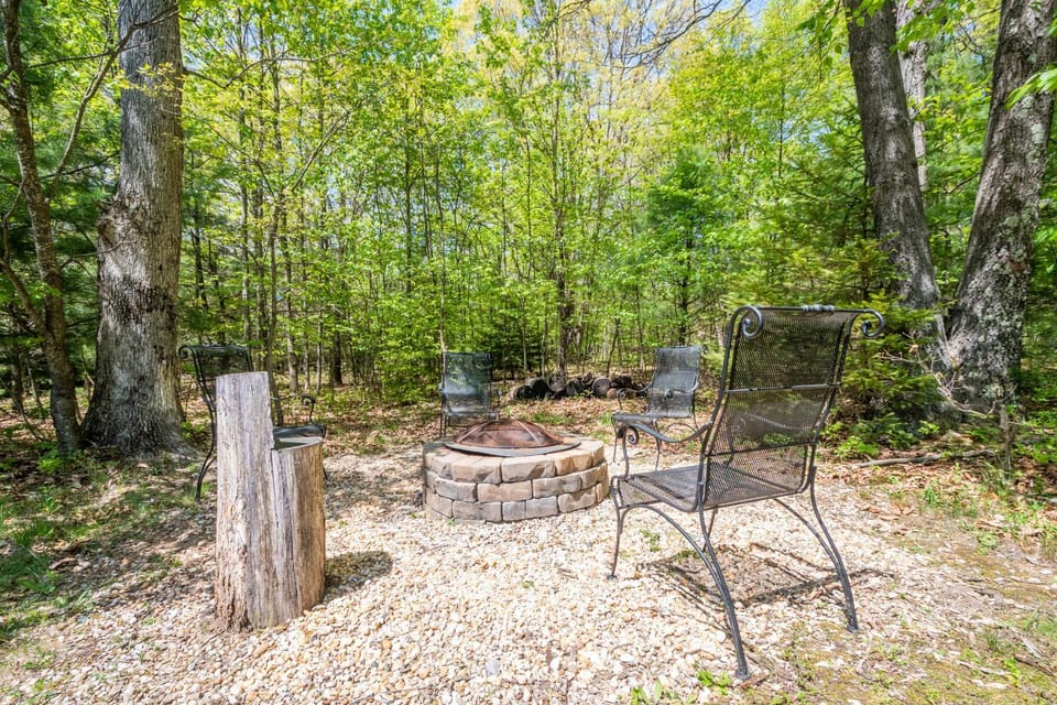 Natural landscape, Seating area, Garden view