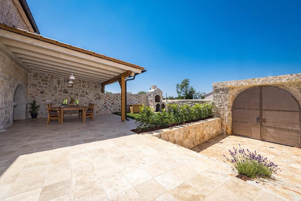 Balcony/Terrace, Garden view