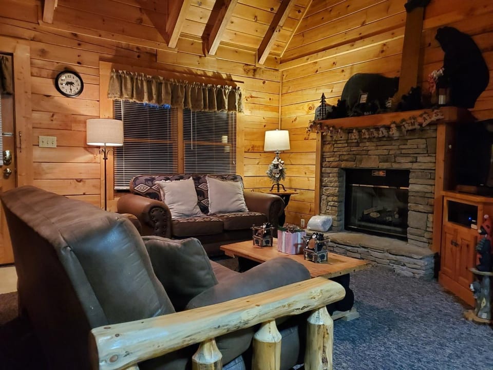 ER246 - The Getaway House in Pigeon Forge