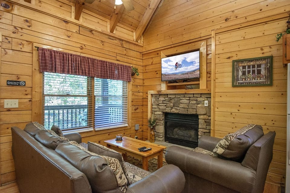 ER228 - Locker's Lodge cabin Cabin in Pigeon Forge