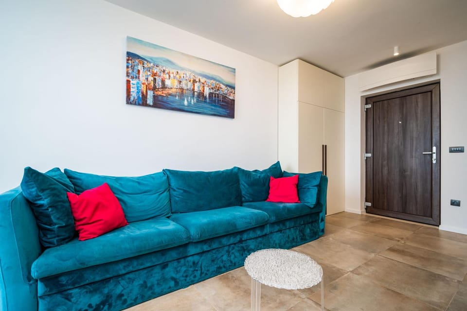 Day, Living room, Seating area, Time of day