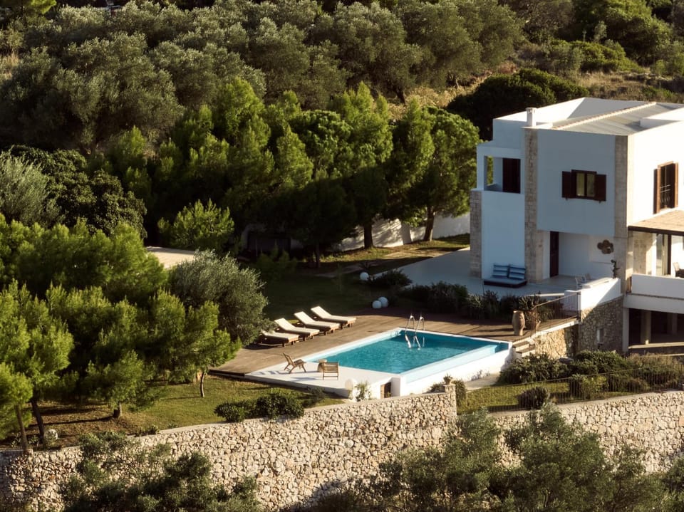 Property building, Garden, Garden view, Pool view, Swimming pool, sunbed