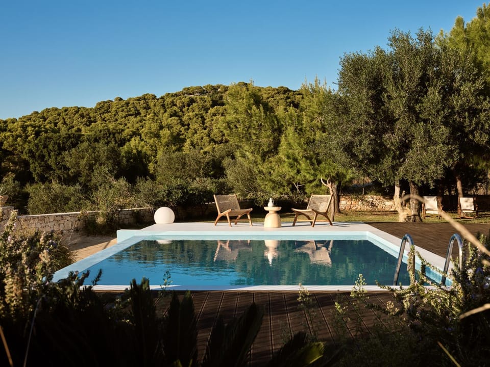 Mountain view, Pool view, Swimming pool, sunbed
