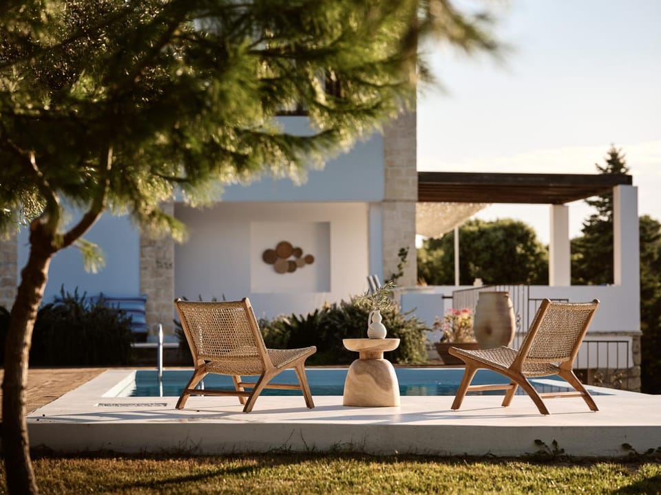 Patio, Garden view, Pool view, Swimming pool, sunbed