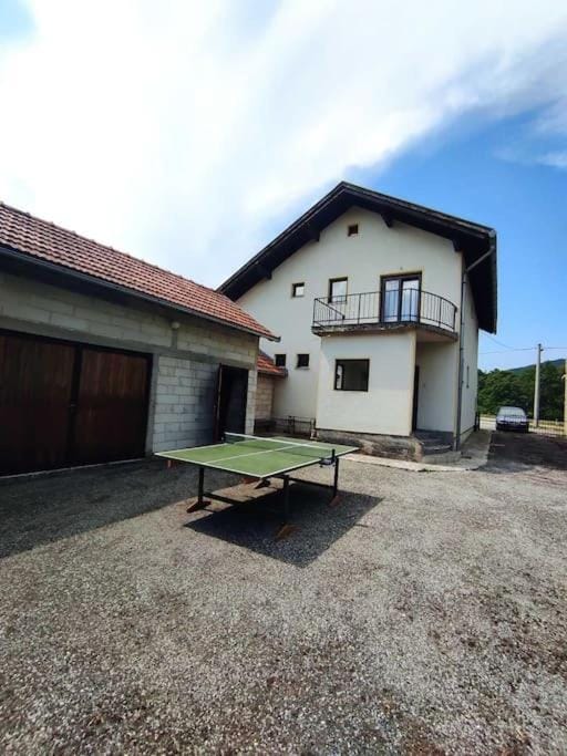 Property building, Day, Table tennis
