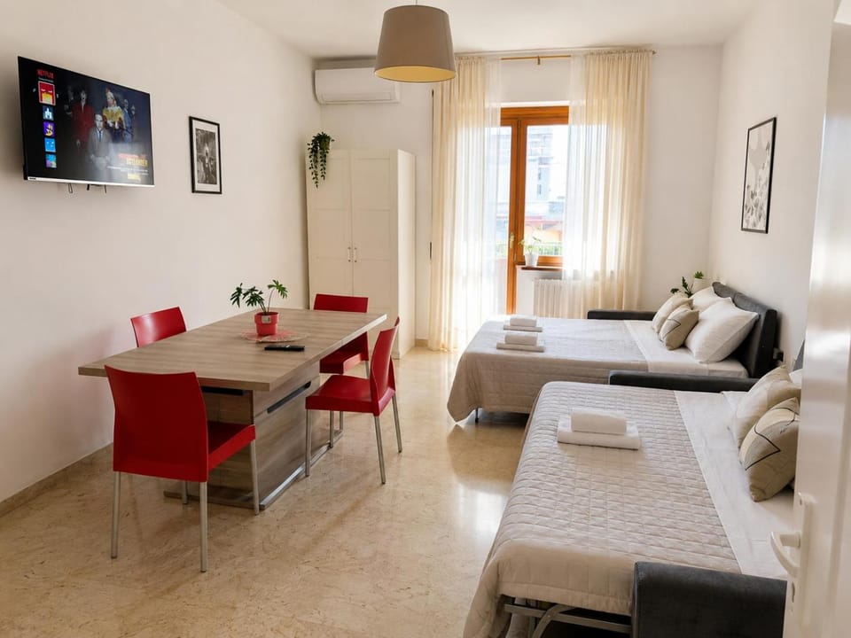 Living room, Photo of the whole room