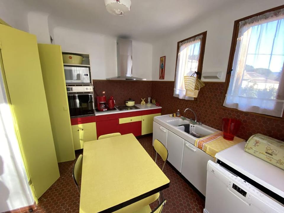 Communal kitchen