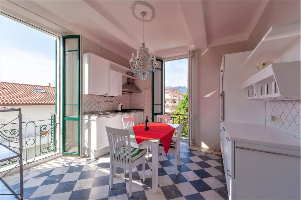 Day, View (from property/room), Balcony/Terrace, Kitchen or kitchenette, Dining area, oven