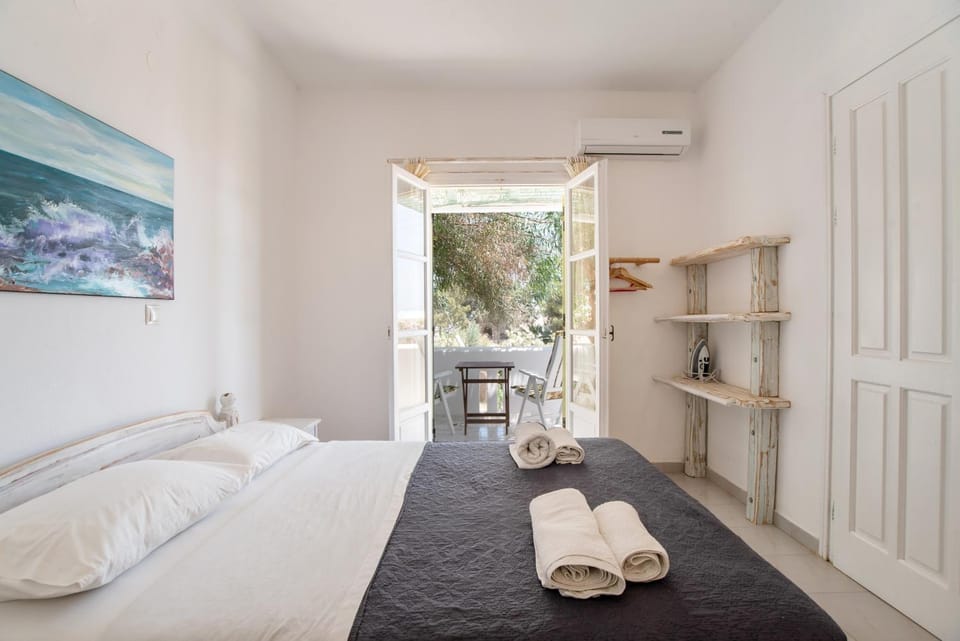Living room, Bedroom