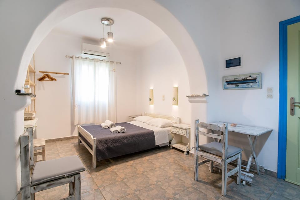 Property building, Living room, Bedroom