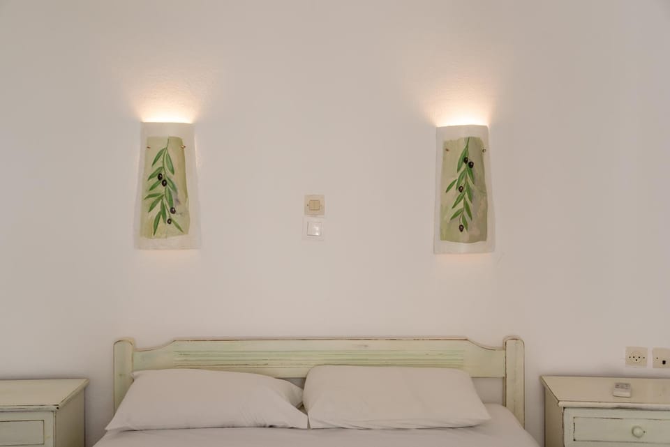 Property building, Living room, Bedroom
