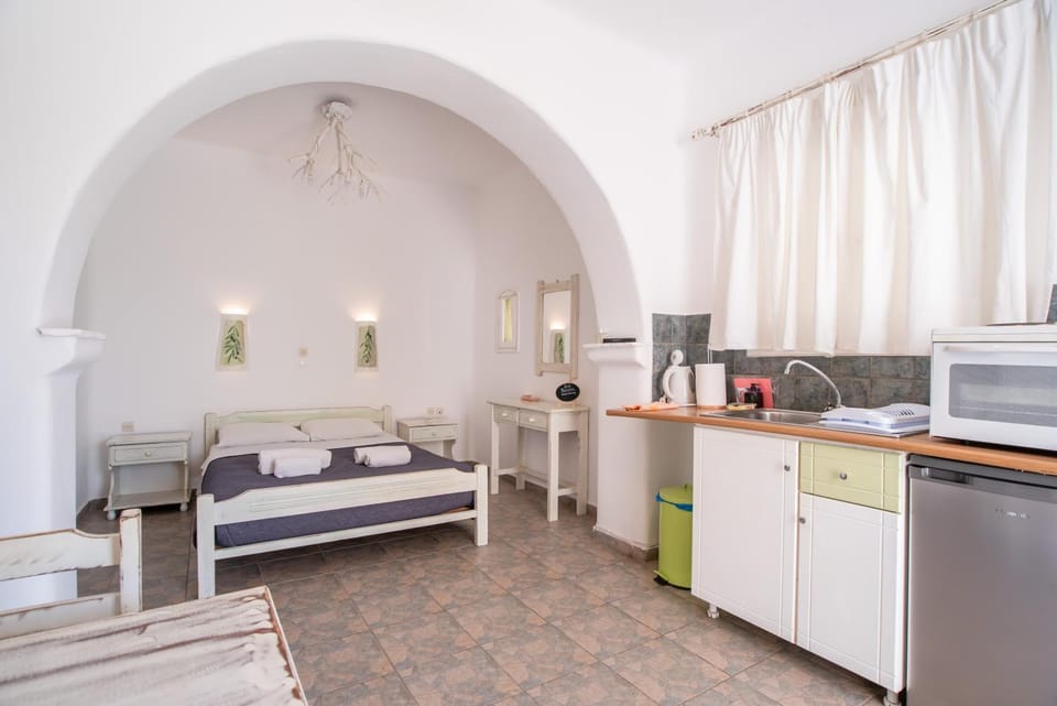 Property building, Living room, Bedroom