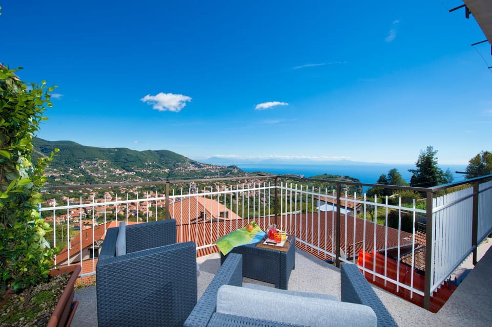 Balcony/Terrace, City view, Mountain view, Sea view