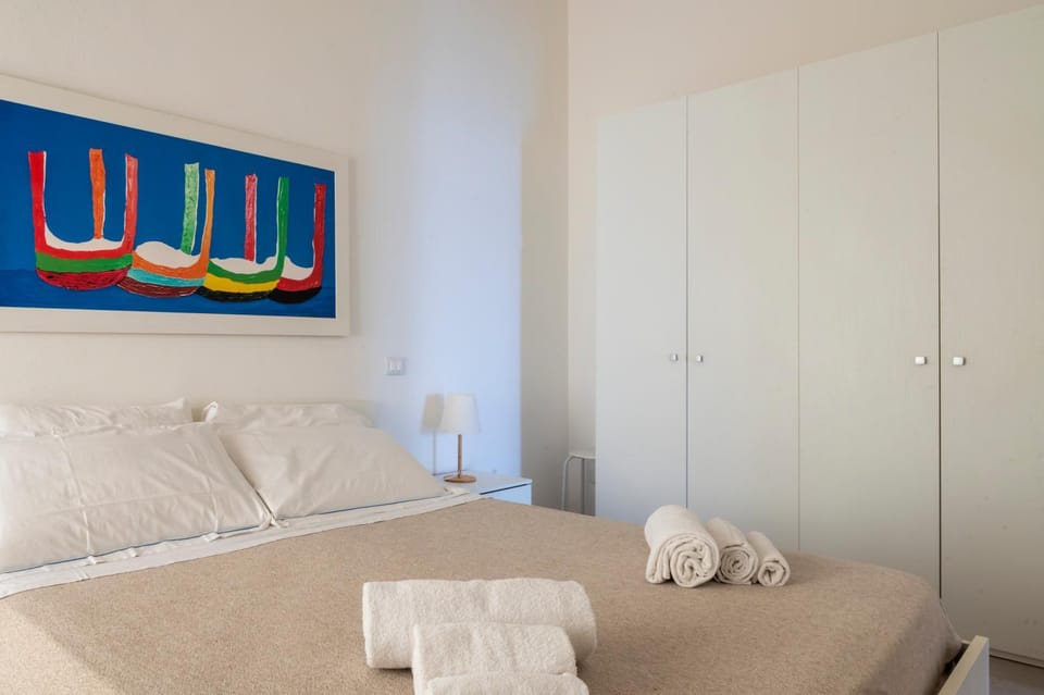 Bedroom, wardrobe