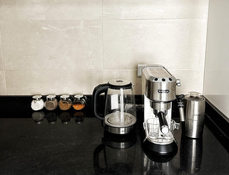 Coffee/tea facilities, kitchen