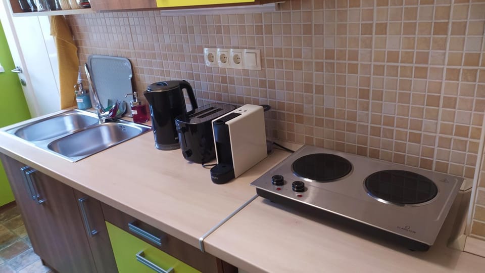 Coffee/tea facilities, kitchen