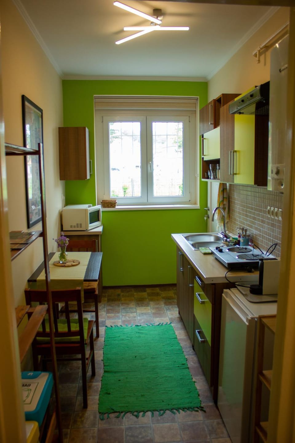 minibar, stove, kitchen
