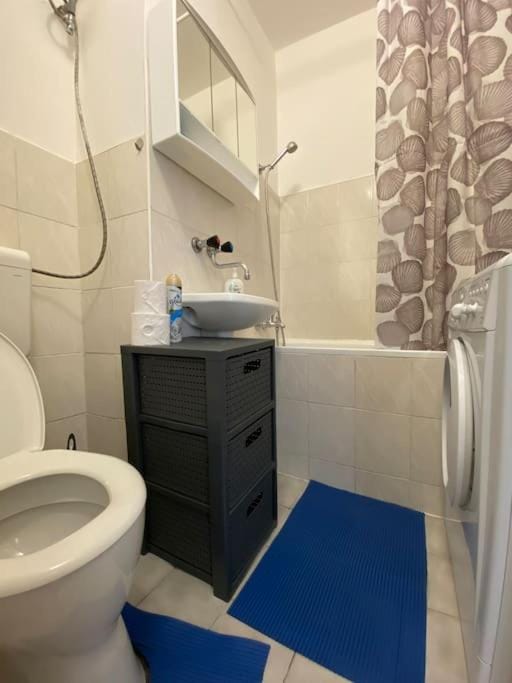 Toilet, Bathroom, Bath