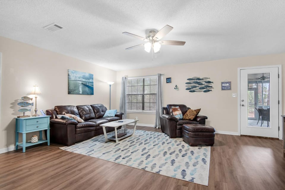 Living room, Seating area, fireplace