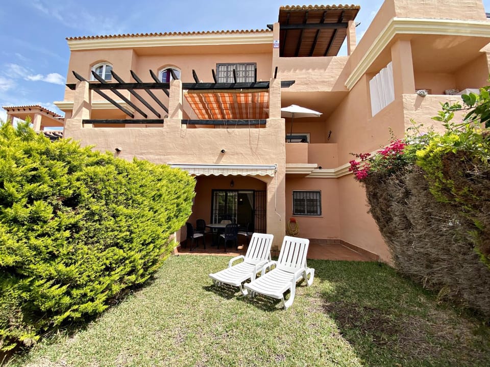 Garden, sunbed