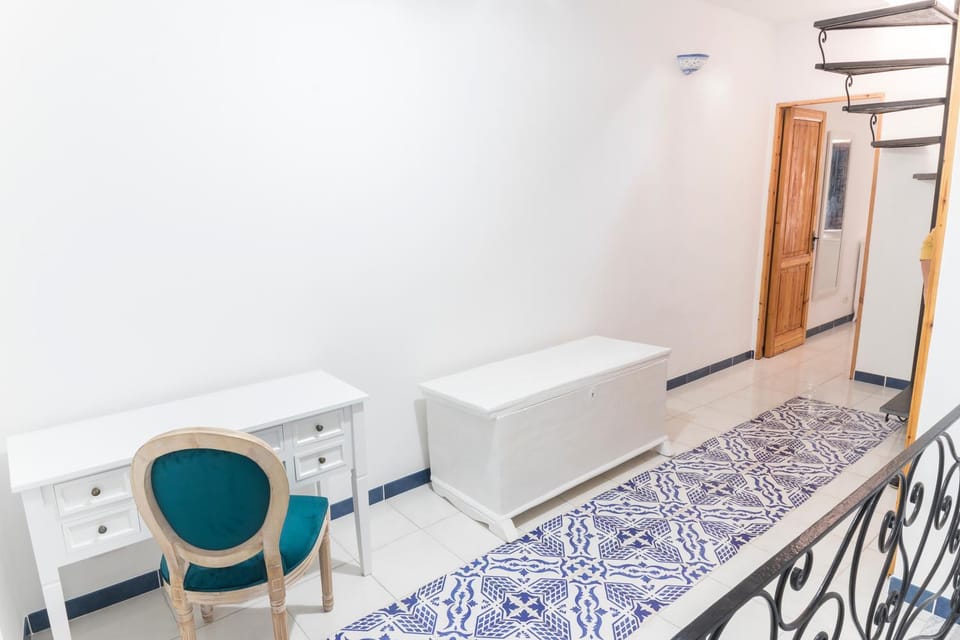 Seating area, hair dresser