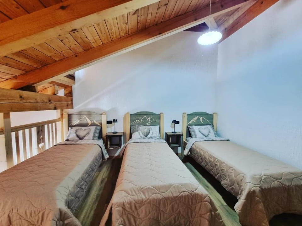 Property building, Living room, Bedroom