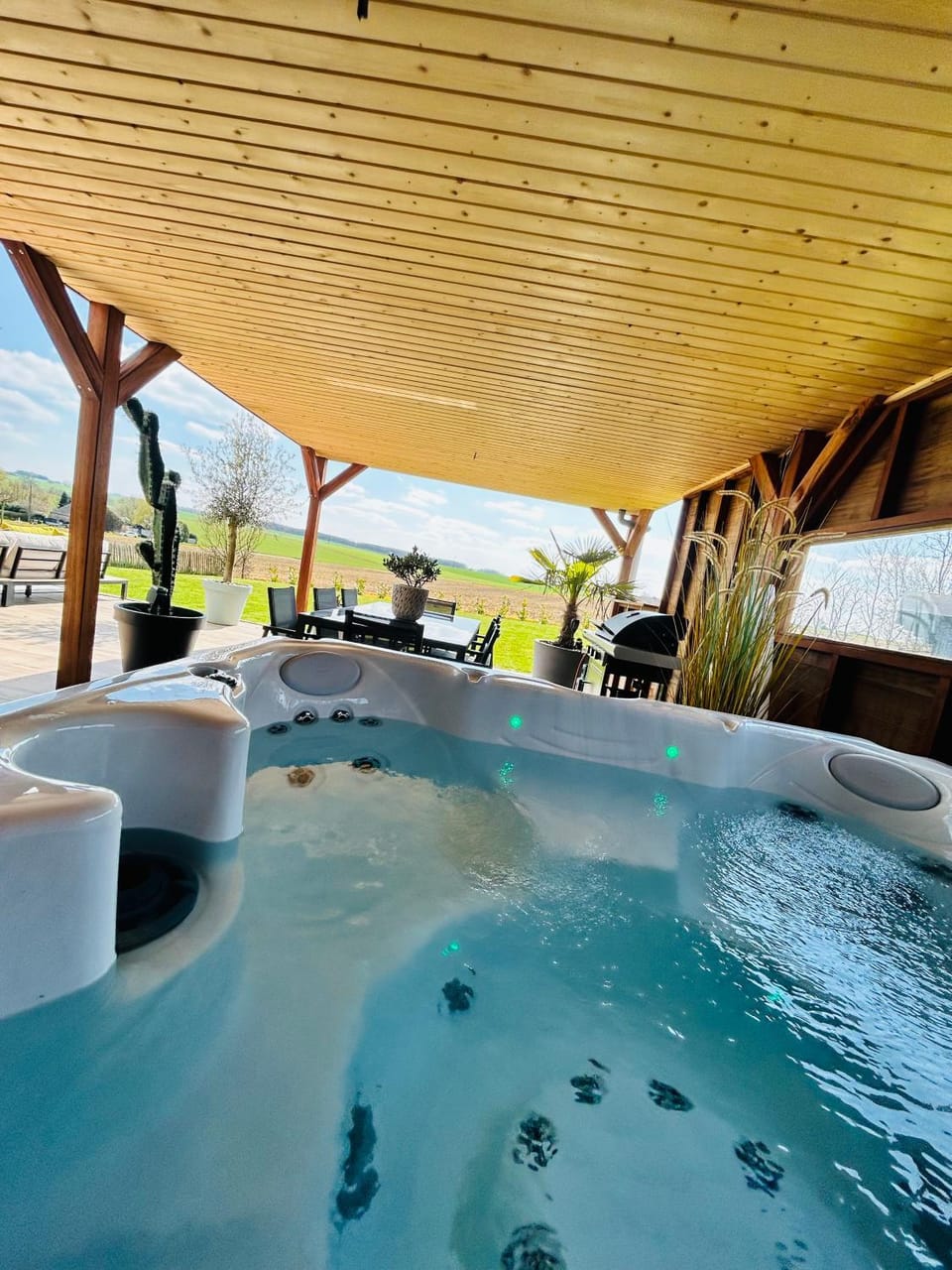 Patio, Hot Tub