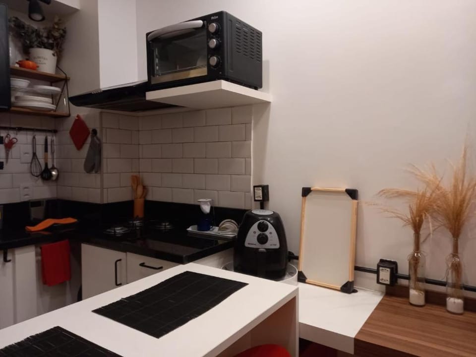 Kitchen or kitchenette, pet friendly, stove, toaster