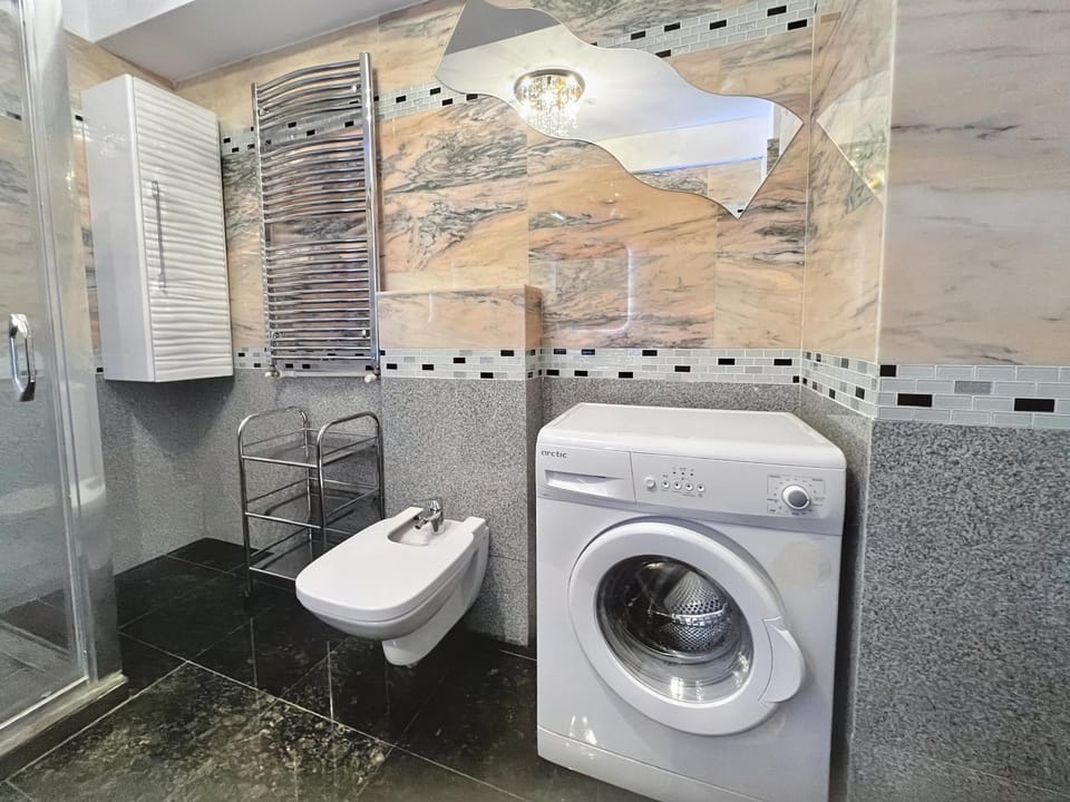 Shower, Toilet, Bathroom, washing machine, dryer